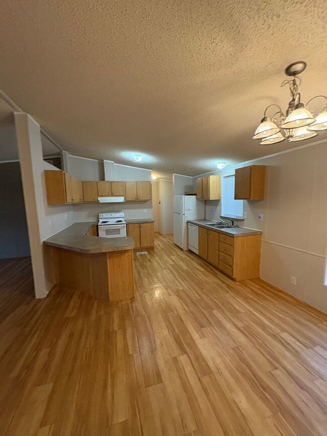 Photo - 3-bedroom 2-bathroom Modular Home in Babcock Vista!