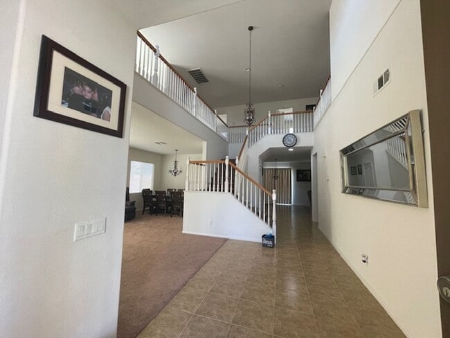 Photo - EASTVALE GREAT NEIGHBORHOOD- 4+2.5 EXECUTIVE HOME, QUIET NEIGHBORHOOD - AVAILABLE NOW!!!