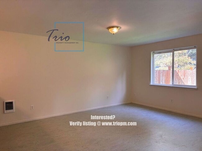 Photo - 457 Autumn Ave