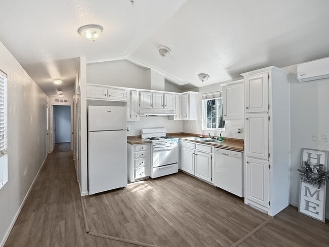 Photo - 1019 33rd St