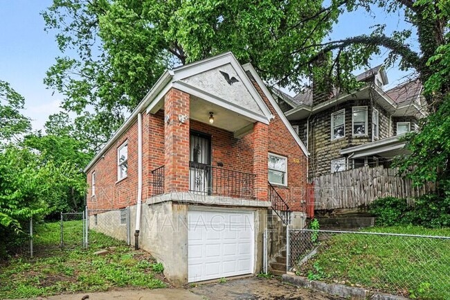 Photo - 937 Grand Ave