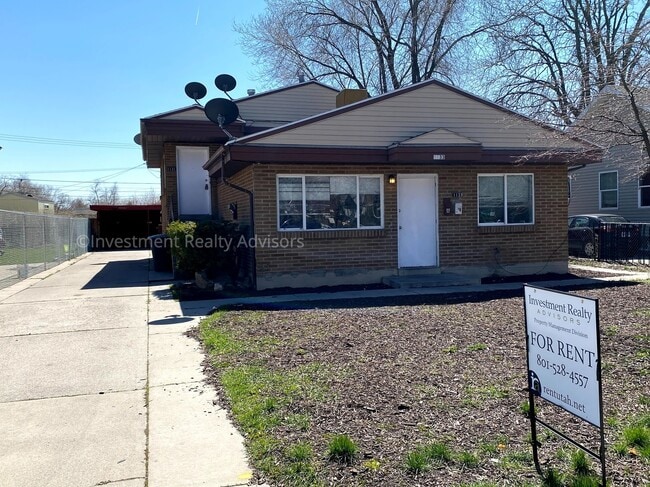 Building Photo - 1133 W Arapahoe Ave Unit B