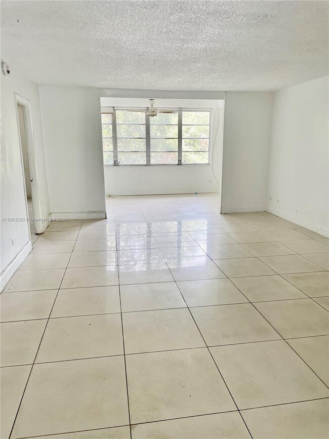 Photo - 445 NE 195th St Unit 326