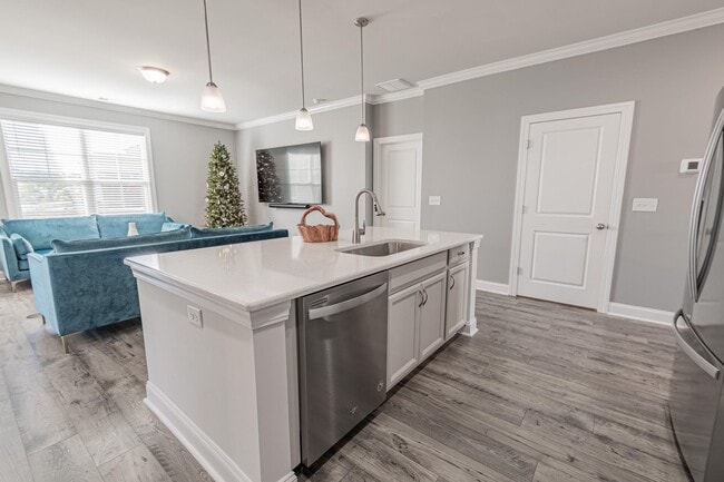 Photo - 2785 Stellar Loop