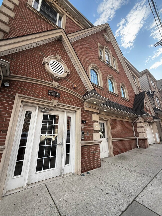 Photo - 301 68th St Condo Unit 1