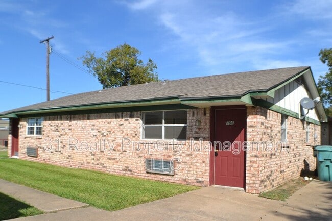 Building Photo - 706 Frisco Rd