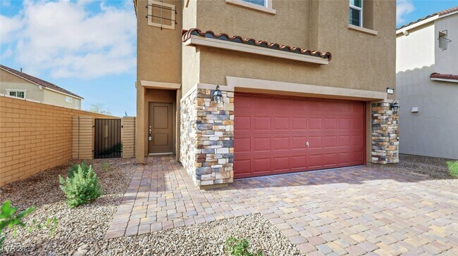 Photo - 404 Grand Toccata St