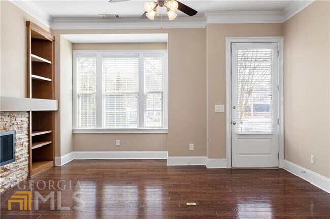 Photo - 317 Alderwood Ln