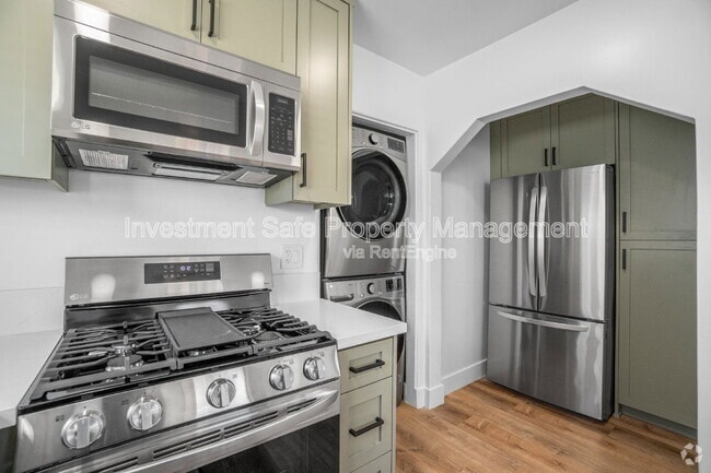 Building Photo - 3071 Hawthorn St Rental