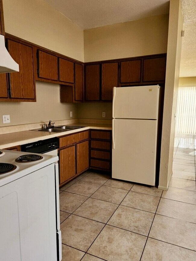 Photo - 2846 E Kathleen Rd Unit 102