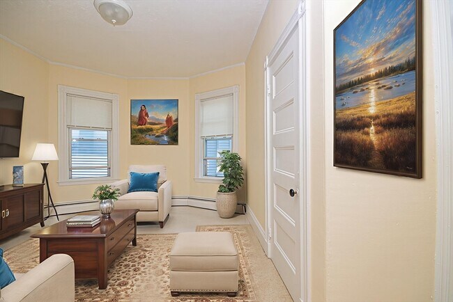 Building Photo - 54 Forbes St Unit 3 Rental
