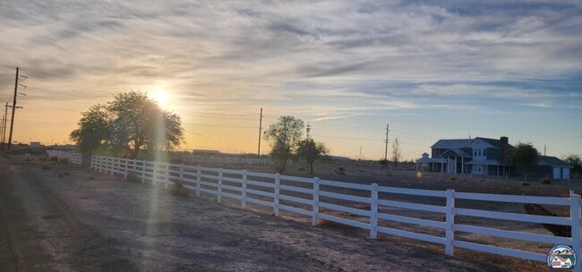 Photo - 406 E Bowles Rd