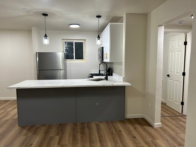 Photo - 301X Dupont Ave