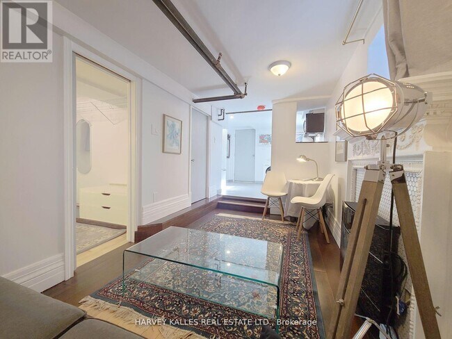 Photo - 27 Hiawatha Rd