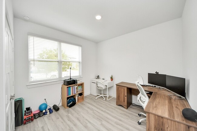 Building Photo - 1548 Dawn Hbr Dr