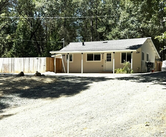 Photo - 204 Lambert Ln
