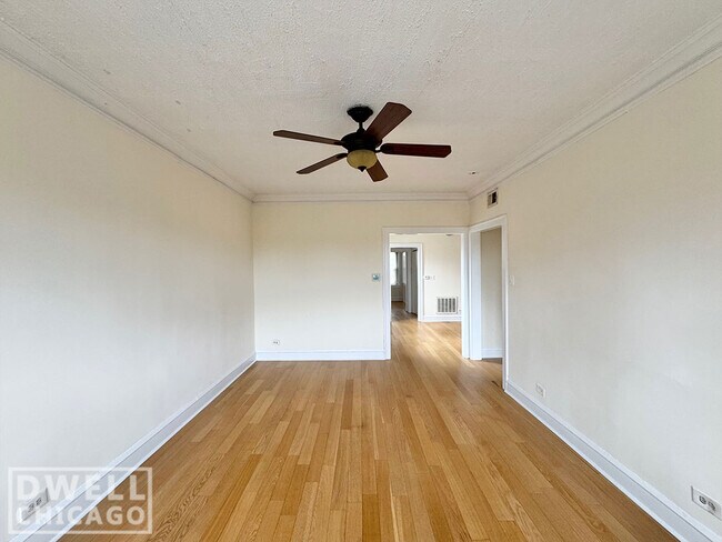 Photo - 3531 W Fullerton Ave Unit 3