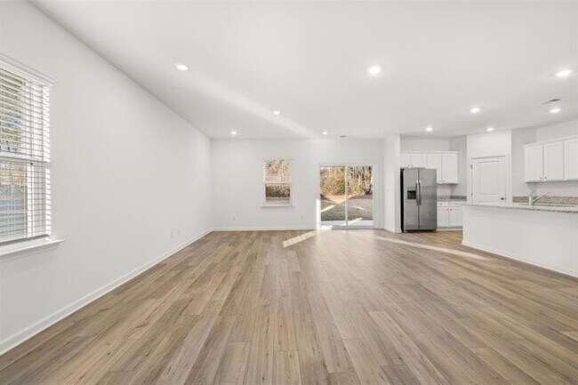 Photo - 942 Evergreen Rd