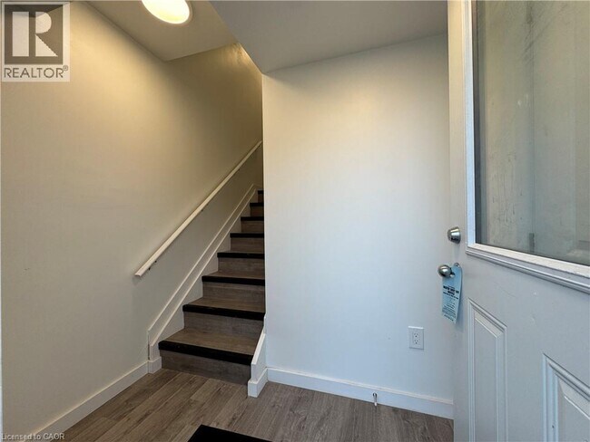 Photo - 127 HighRiver Trl