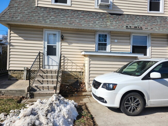 Parking - 4008 State Rd Unit Apt 1