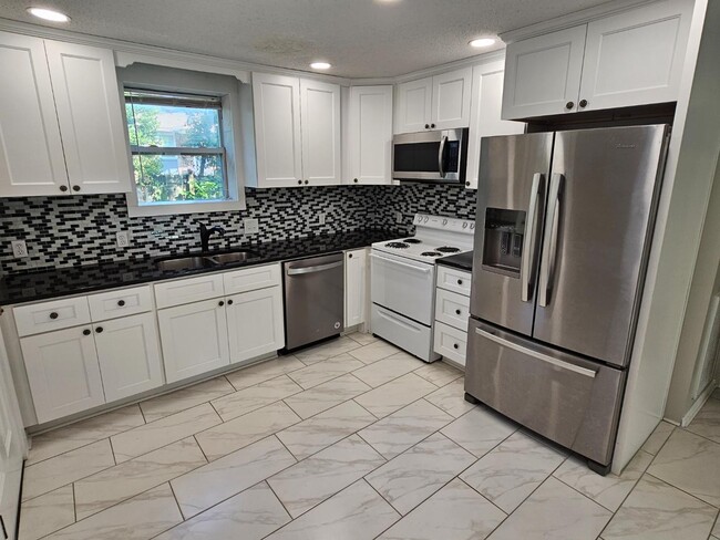 Photo - 802 S Kilbourne Rd