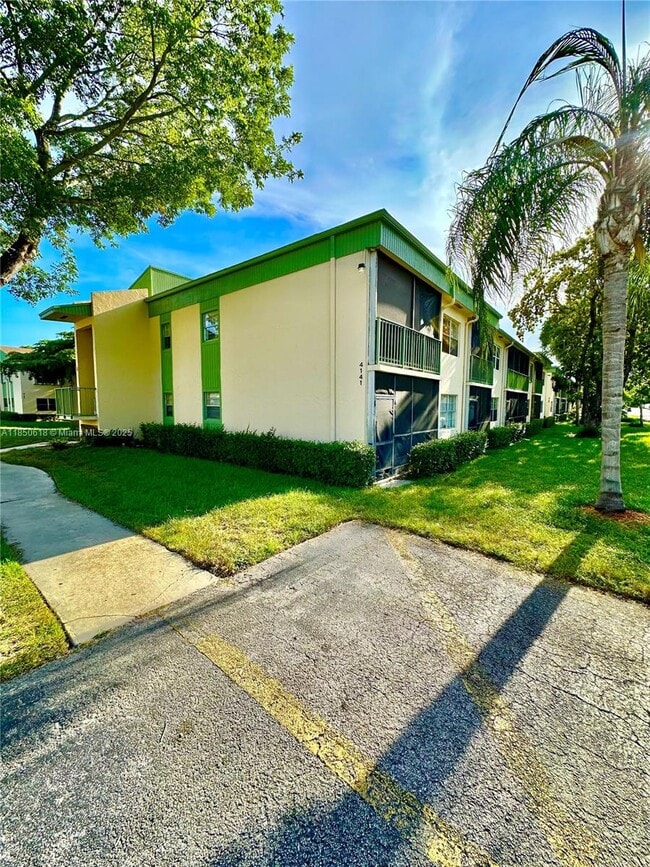 Building Photo - 4141 NW 90th Ave Unit 206 Rental