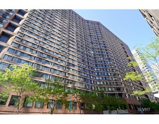 Edificio - 211 E Ohio St Unidad 1814