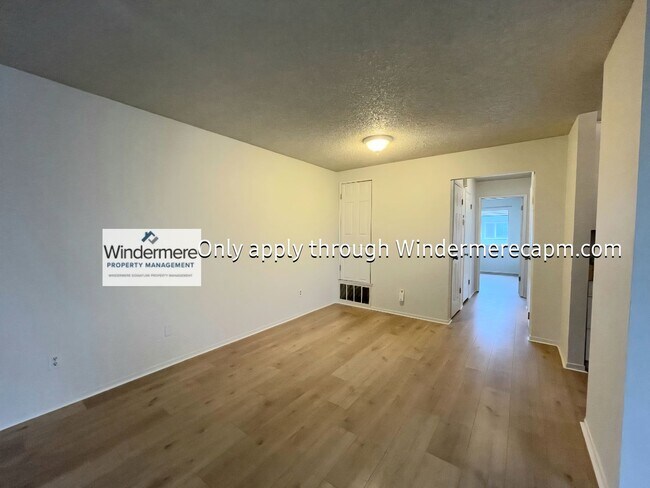 Photo - Delightful 2 Bedroom Condo- Available Now! Unit 4
