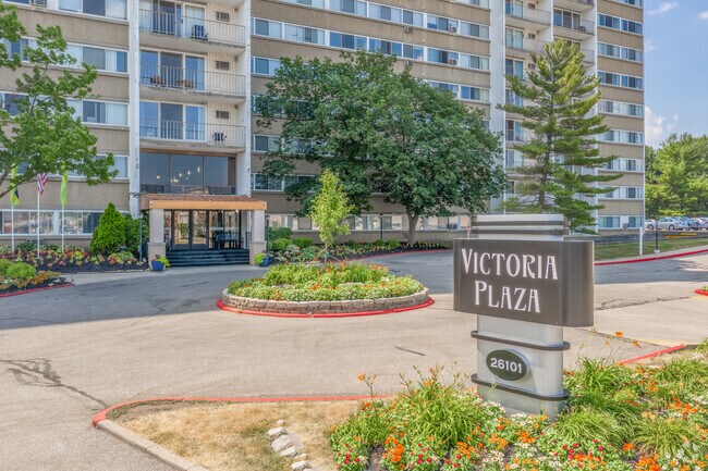 Photo - Victoria Plaza