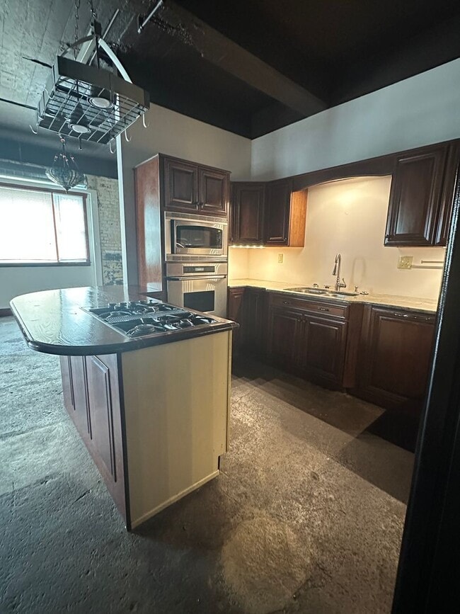Building Photo - North Side Unit Apt. 1