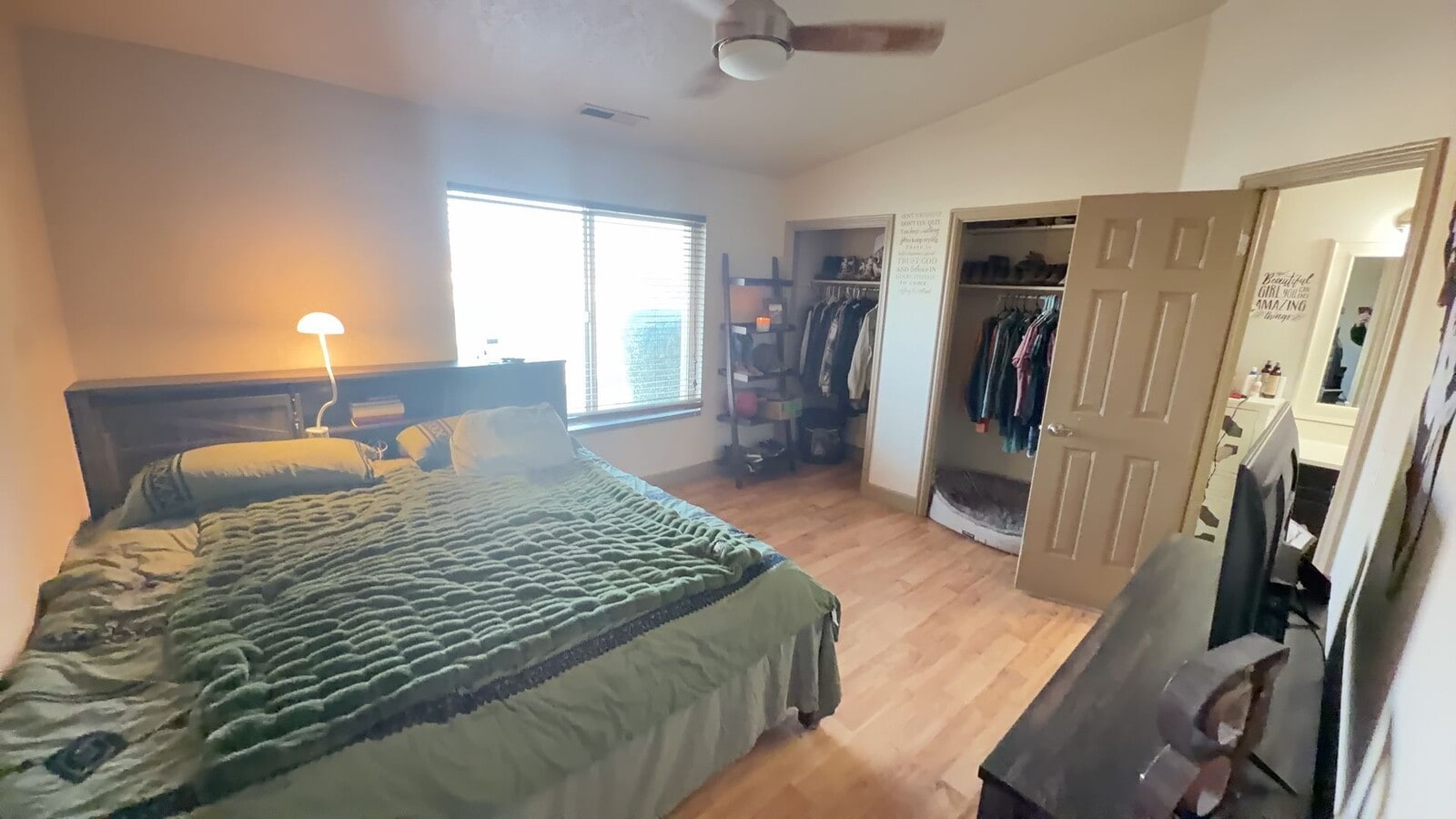 Photo - 1075 1400 W St