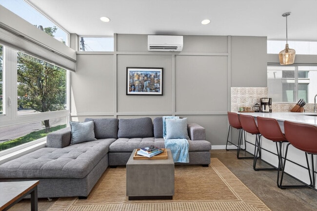 620b 10th Ave E Unit SI FL4-ID1562876P