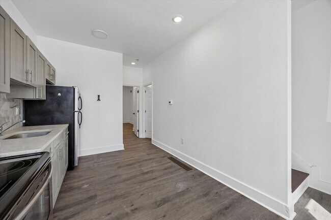 Photo - 2BR/3BA House | Updated Kitchen | Low Upfront Cost