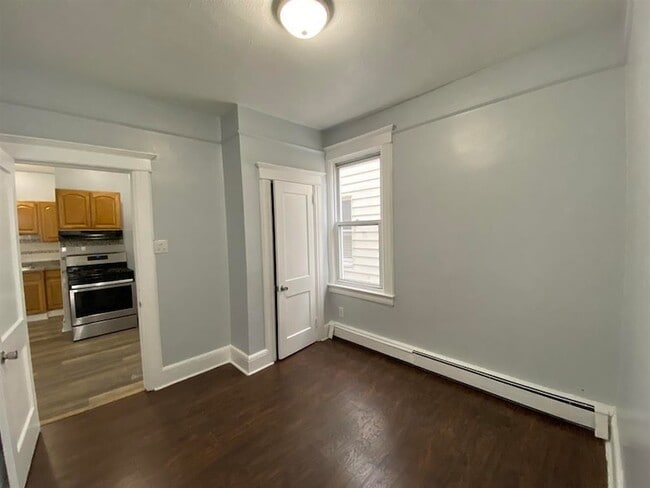 Photo - 126 W 19th St