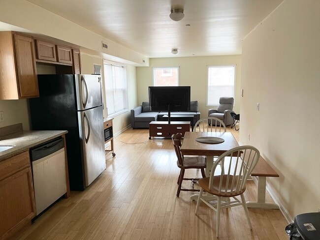 Building Photo - 1526 N 17th St Unit 3