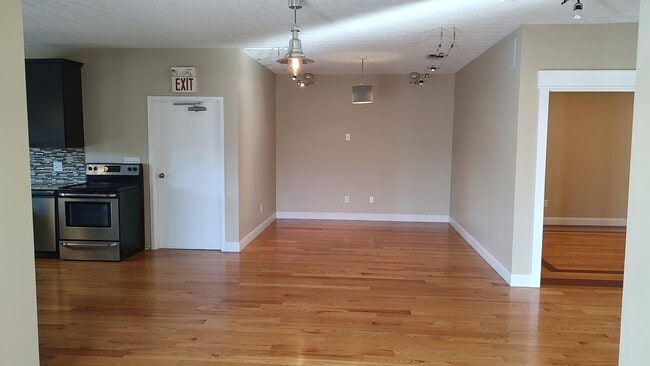 Photo - 236 Main St Unidad 3