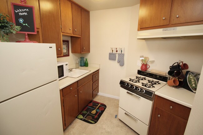 Howe Manor Apartments For Rent in Sacramento, CA | ForRent.com