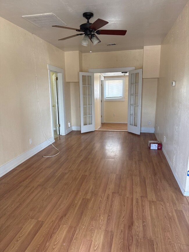 Photo - 700 N Williamson Ave