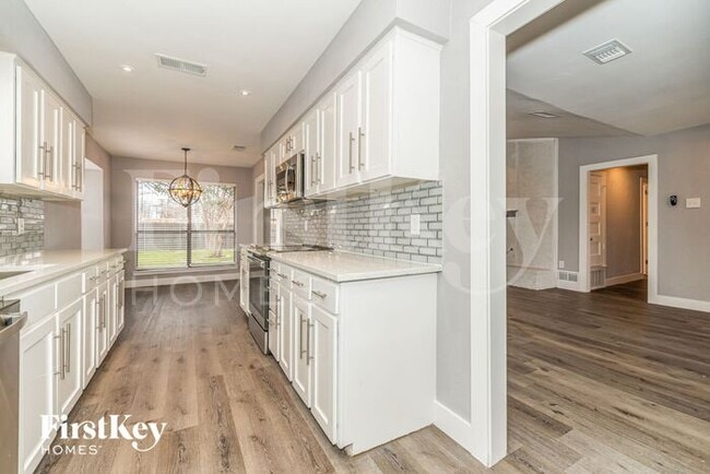 Photo - 2626 Fallcreek Dr