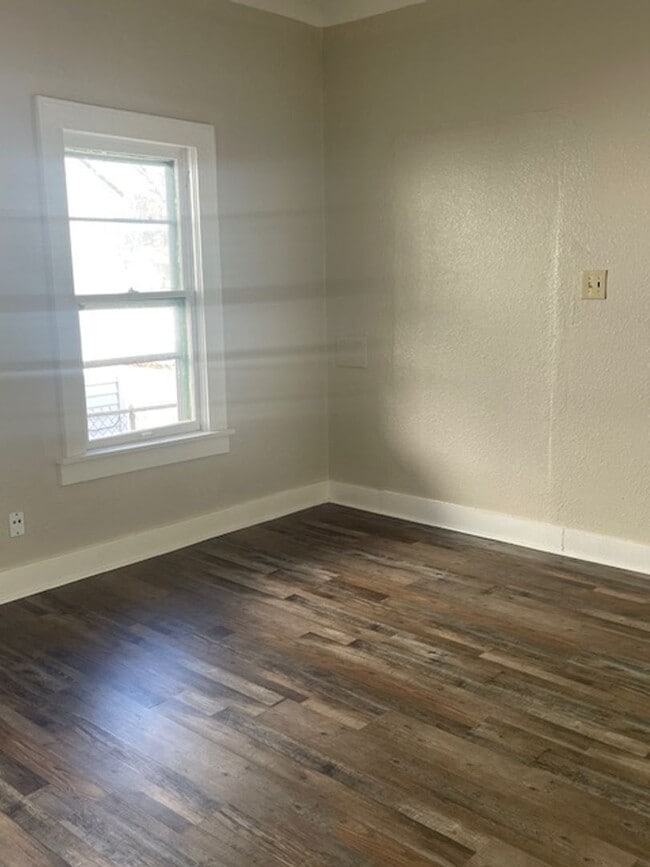 Photo - 225 N Santa Fe Ave