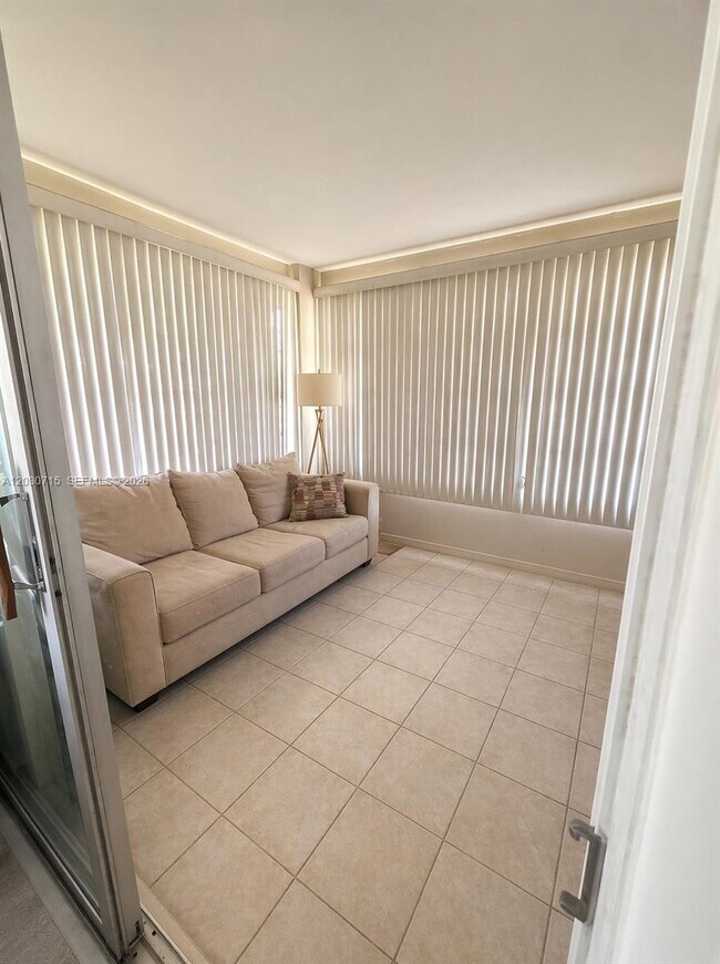 200 E High Point Ct