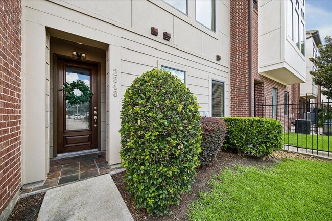 Photo - 2848 Leeland St