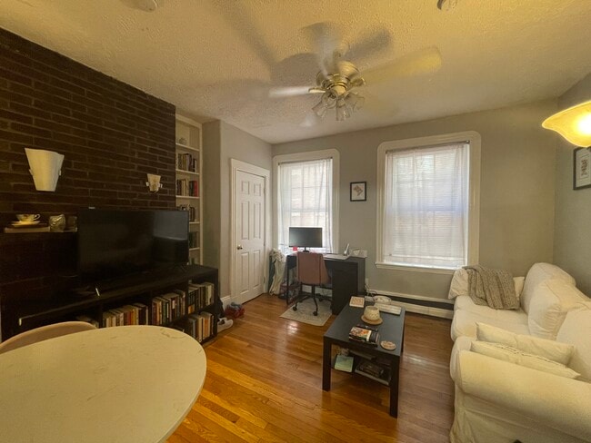 Photo - 49 Saint Stephen St