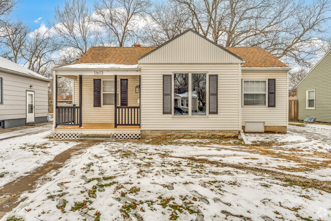 Building Photo - 1613 N Burns Ave Rental