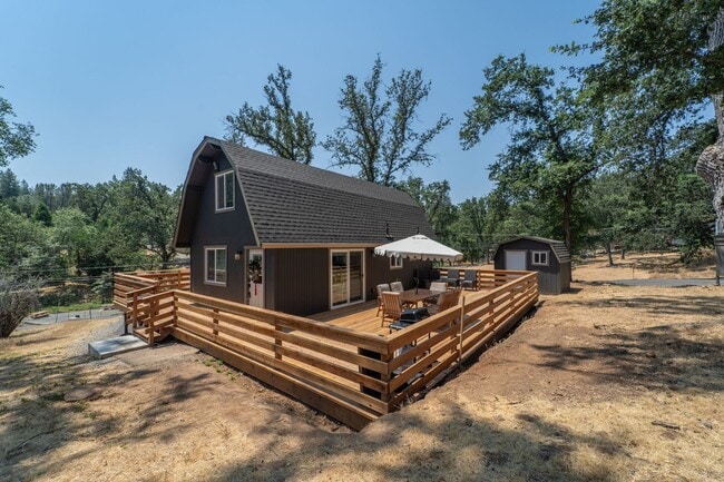 Building Photo - 19220 Pleasantview Dr