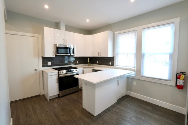 59 Locust Ave Unit 1R