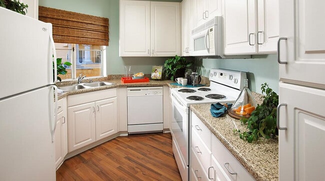 Photo - 5305 Toscana Way Unit ID1280580P