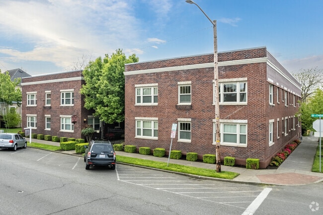 Photo - Beverly Court