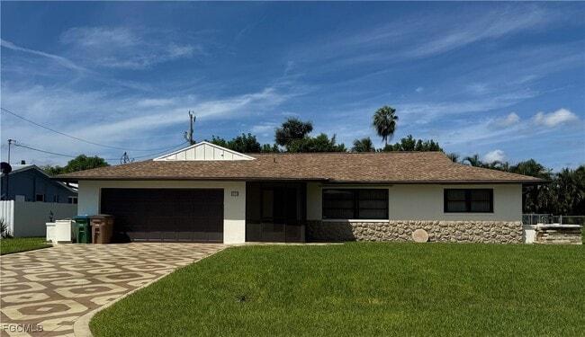 Building Photo - 4524 SE 11th Pl