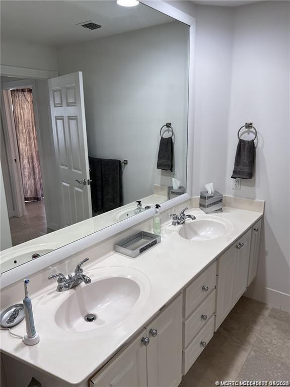 Photo - 10629 SW Hartwick Dr Apartment